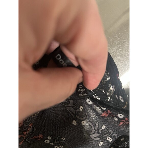 Doe & Rae Women’s Black w/Red Flowers Lace Dress Sz S Knee Length Gothic Witchy - Picture 8 of 15